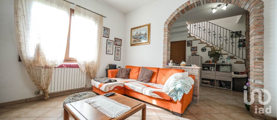 Casa indipendente 5 locali di 215 m² in Berra (44030)