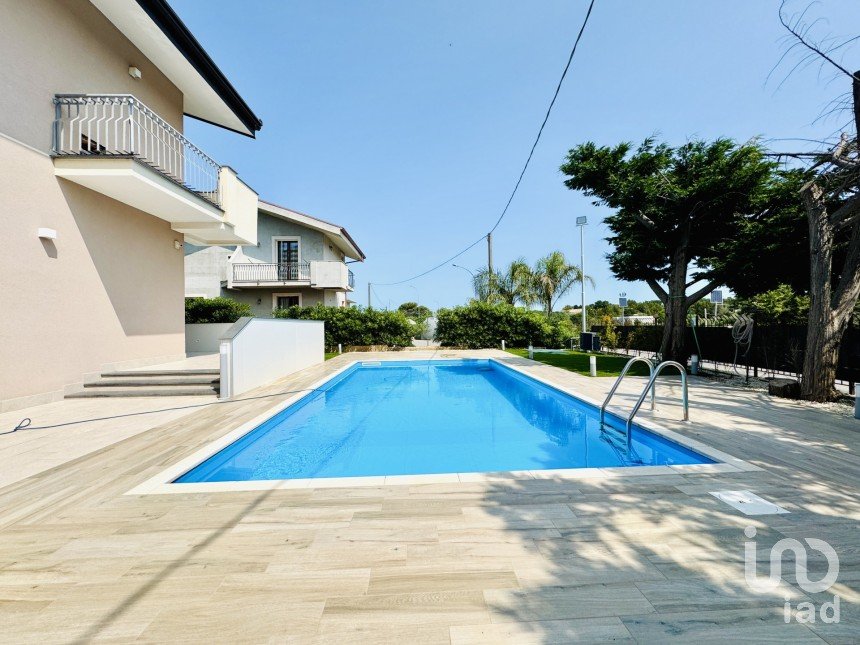 Farm 4 rooms of 151 m² in Avola (96012)