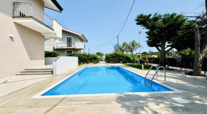 Farm 4 rooms of 151 m² in Avola (96012)