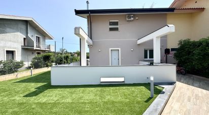 Farm 4 rooms of 151 m² in Avola (96012)