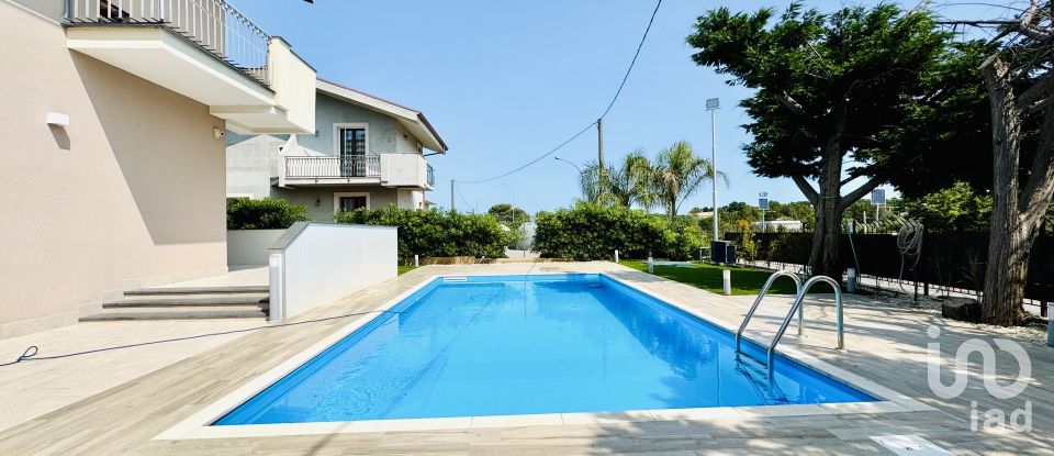 Farm 4 rooms of 151 m² in Avola (96012)