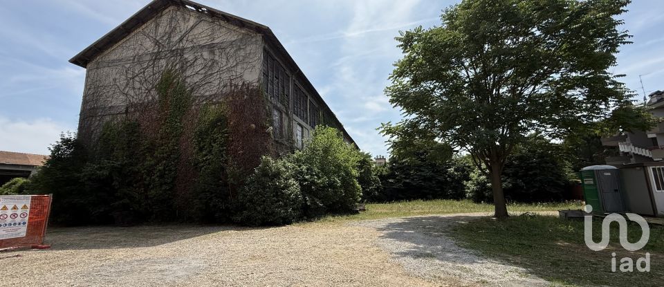 Terreno di 2.000 m² in Mariano Comense (22066)