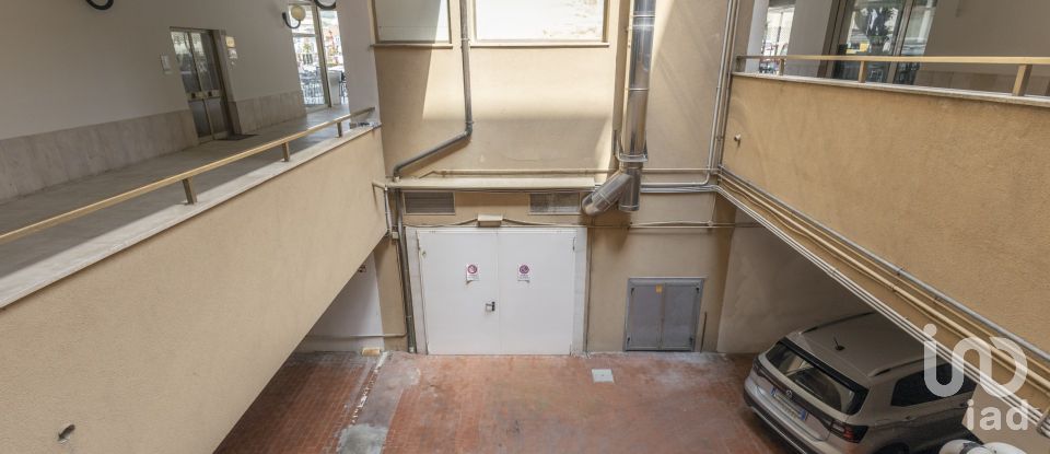 Negozio / locale commerciale di 180 m² in Numana (60026)