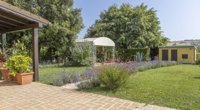 Casa indipendente / Villa 6 locali di 180 m² in Sirolo (60020)