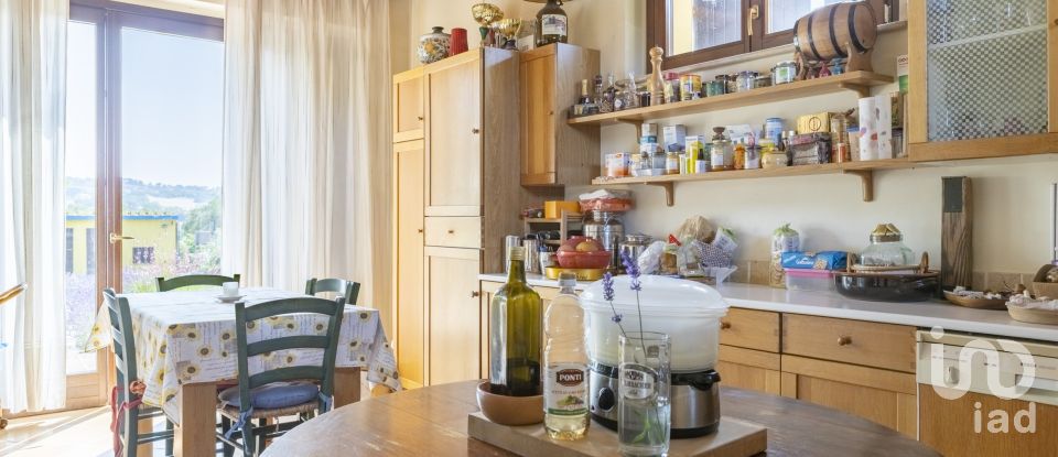 Casa indipendente / Villa 6 locali di 180 m² in Sirolo (60020)