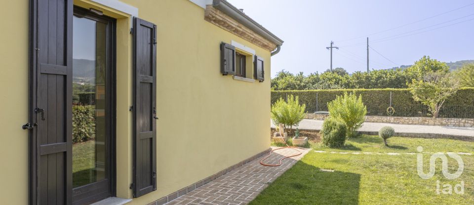 Casa indipendente / Villa 6 locali di 180 m² in Sirolo (60020)