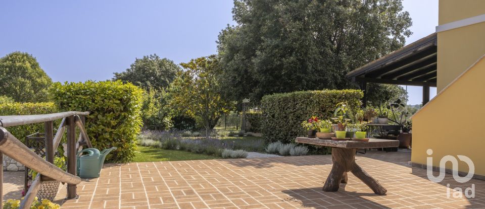 Casa indipendente / Villa 6 locali di 180 m² in Sirolo (60020)