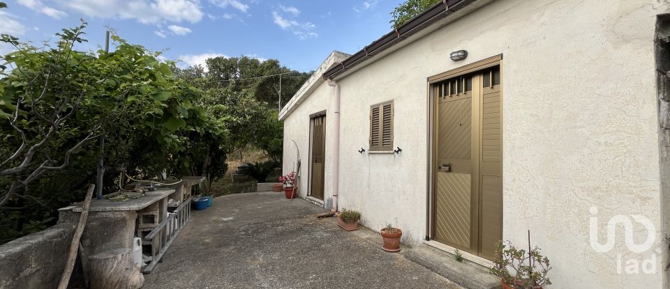 Appartamento 5 locali di 126 m² a - (87030)