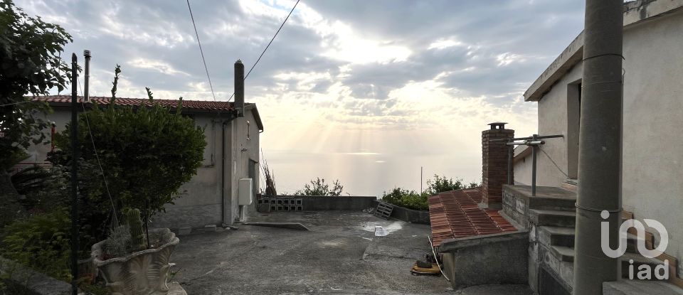 Appartamento 5 locali di 126 m² a - (87030)