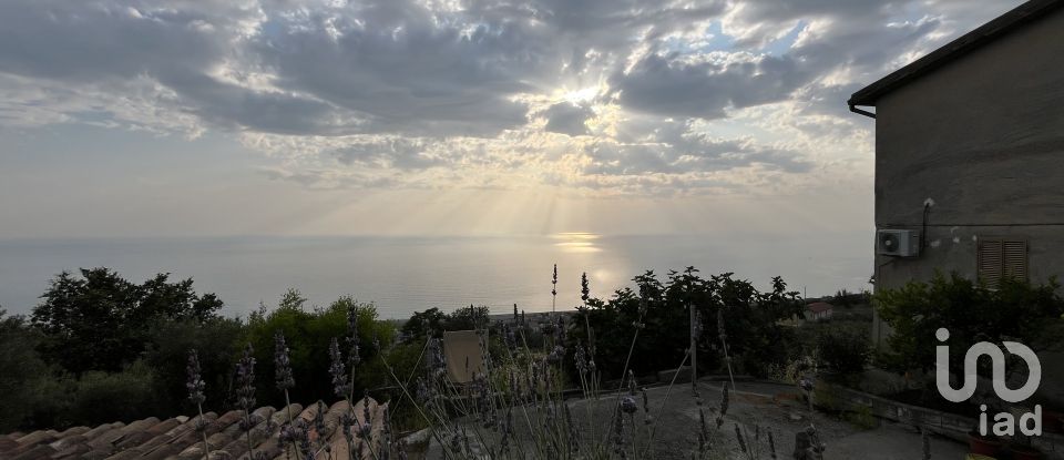 Appartamento 5 locali di 126 m² a - (87030)