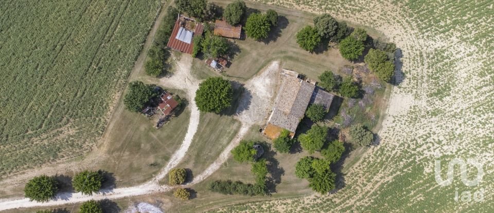 Rustico 7 locali di 270 m² in Filottrano (60024)