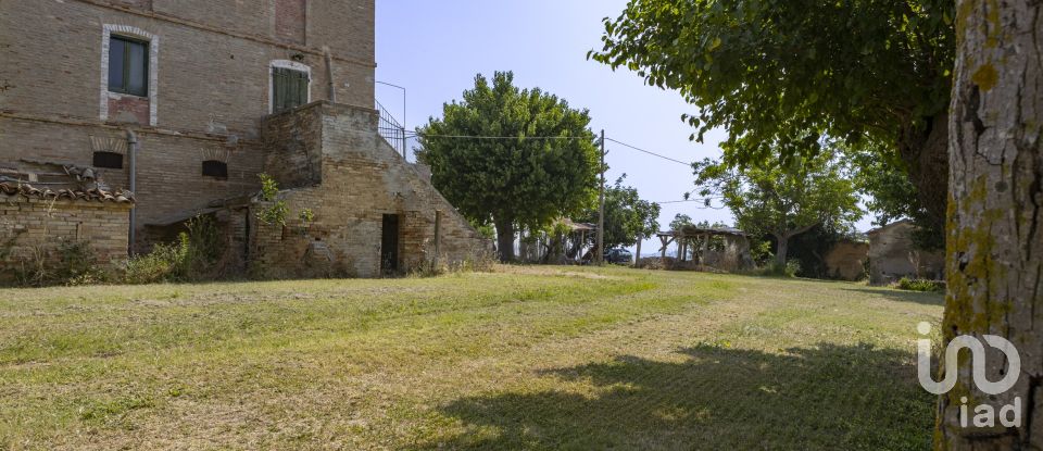 Rustico 7 locali di 270 m² in Filottrano (60024)