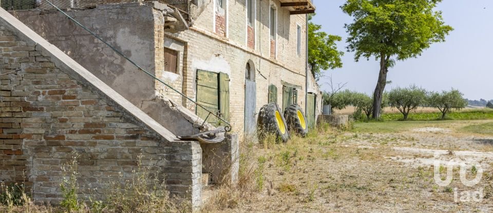 Rustico 7 locali di 270 m² in Filottrano (60024)
