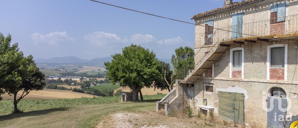 Rustico 7 locali di 270 m² in Filottrano (60024)