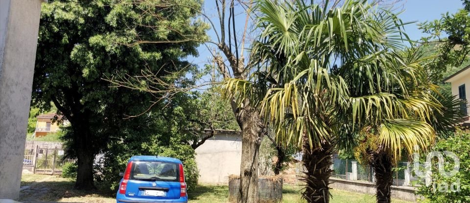 Villa Bifamiliare 4 locali di 92 m² a Cagli (61043)