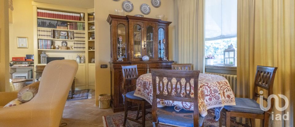 Casa indipendente / Villa 5 locali di 254 m² in Fermo (63900)