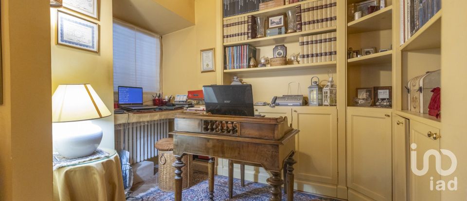 Casa indipendente / Villa 5 locali di 254 m² in Fermo (63900)