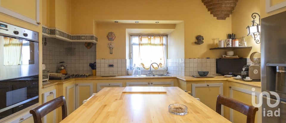 Casa indipendente / Villa 5 locali di 254 m² in Fermo (63900)