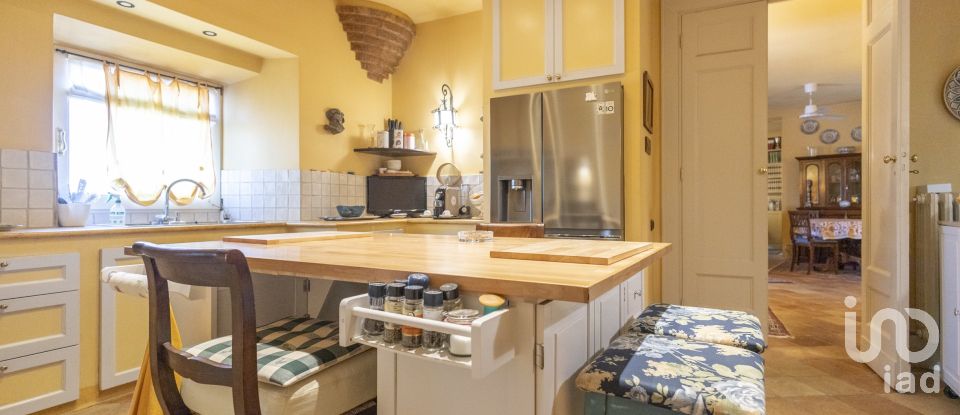 Casa indipendente / Villa 5 locali di 254 m² in Fermo (63900)