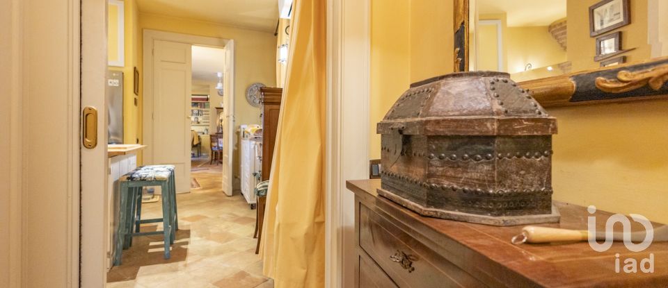 Casa indipendente / Villa 5 locali di 254 m² in Fermo (63900)