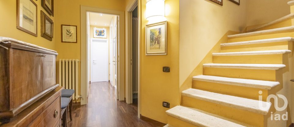 Casa indipendente / Villa 5 locali di 254 m² in Fermo (63900)