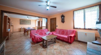 Casa indipendente / Villa 10 locali di 290 m² in Jolanda di Savoia (44037)