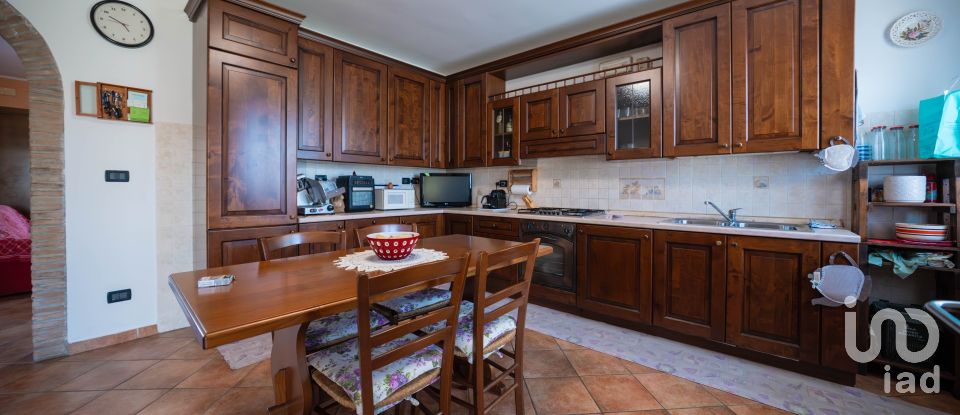 Casa indipendente / Villa 10 locali di 290 m² in Jolanda di Savoia (44037)