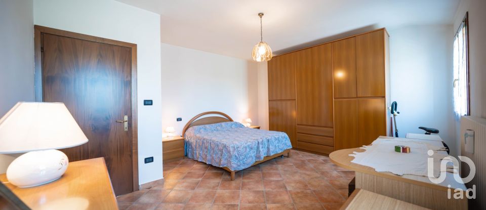 Casa indipendente / Villa 10 locali di 290 m² in Jolanda di Savoia (44037)