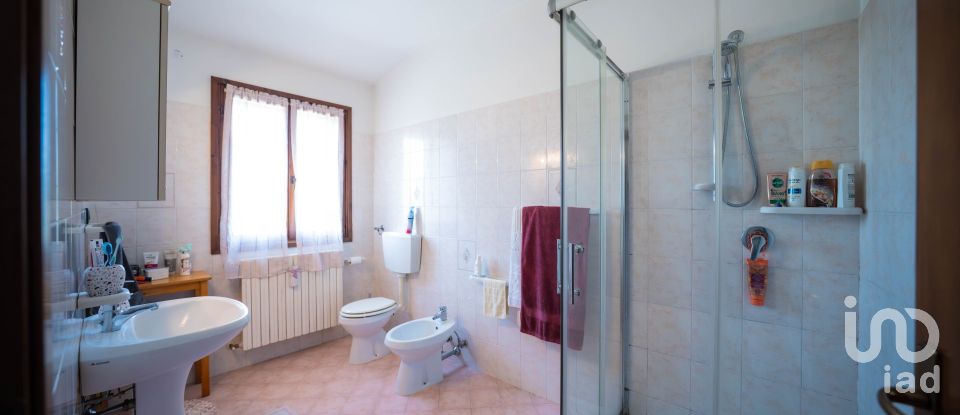 Casa indipendente / Villa 10 locali di 290 m² in Jolanda di Savoia (44037)