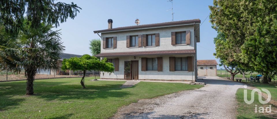 Casa indipendente / Villa 10 locali di 290 m² in Jolanda di Savoia (44037)