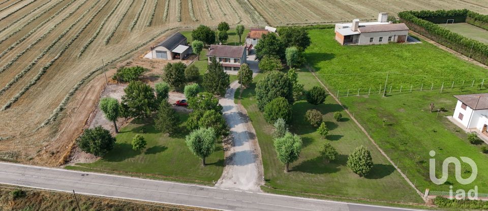 Casa indipendente / Villa 10 locali di 290 m² in Jolanda di Savoia (44037)