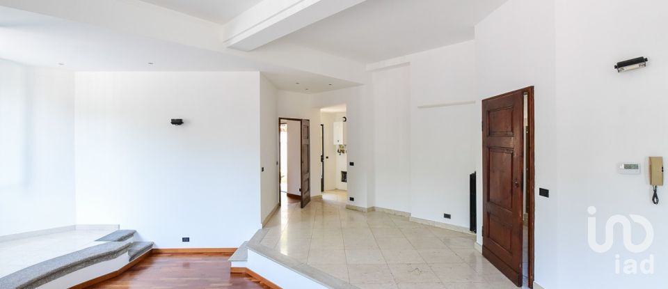 Trilocale di 103 m² a Verano Brianza (20843)