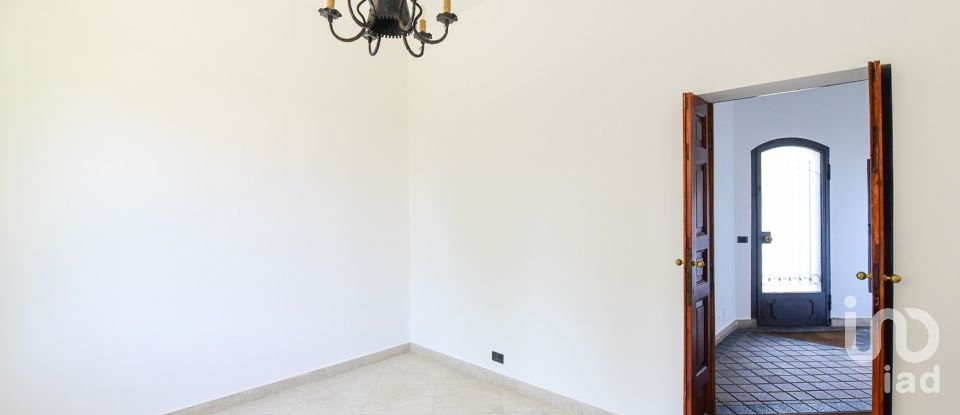 Trilocale di 103 m² a Verano Brianza (20843)