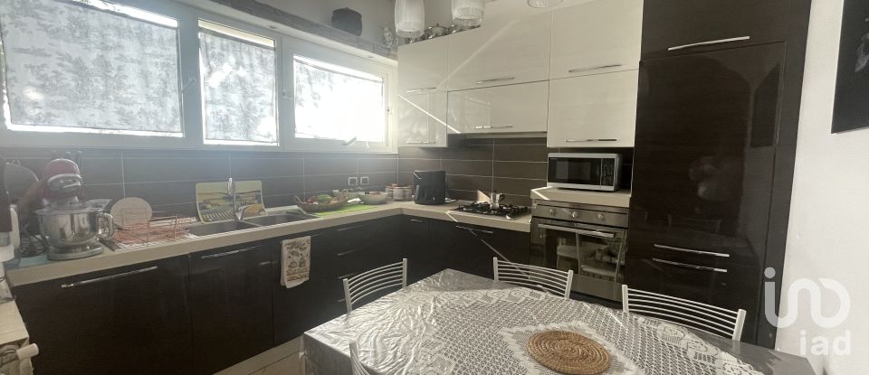 Apartment 6 rooms of 103 m² in Arezzo (52100)