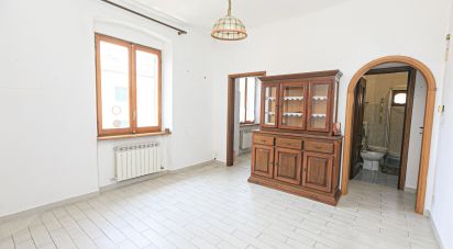Trilocale di 70 m² a Genova (16126)