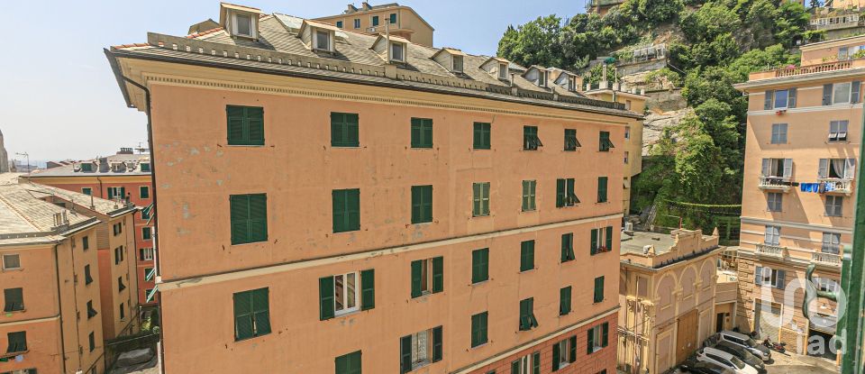Three-room apartment of 70 m² in Genova (16126)