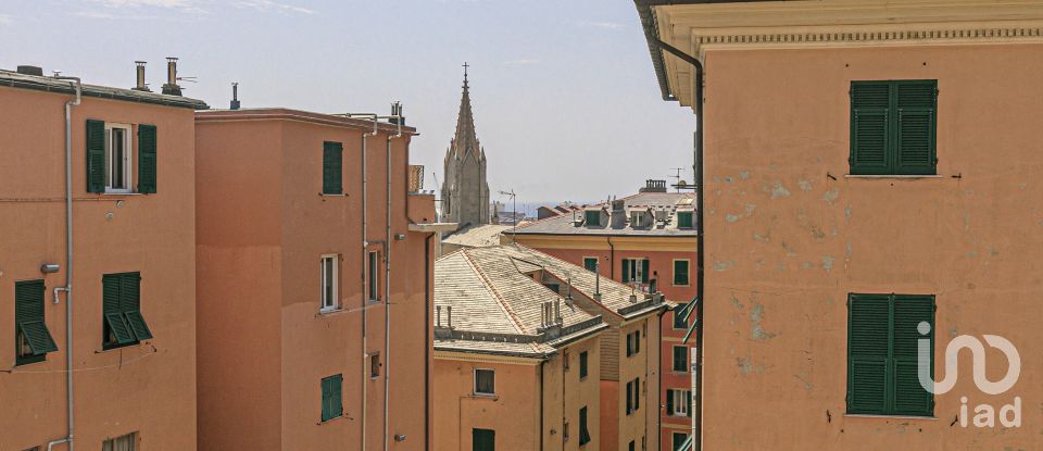 Three-room apartment of 70 m² in Genova (16126)