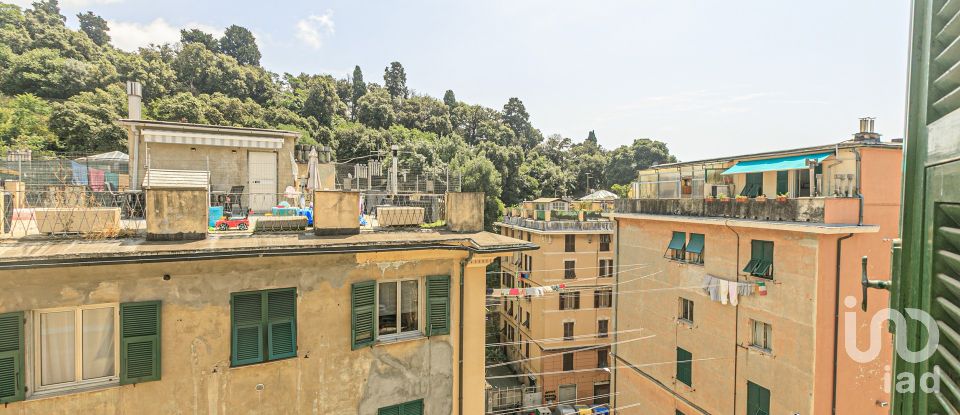 Three-room apartment of 70 m² in Genova (16126)