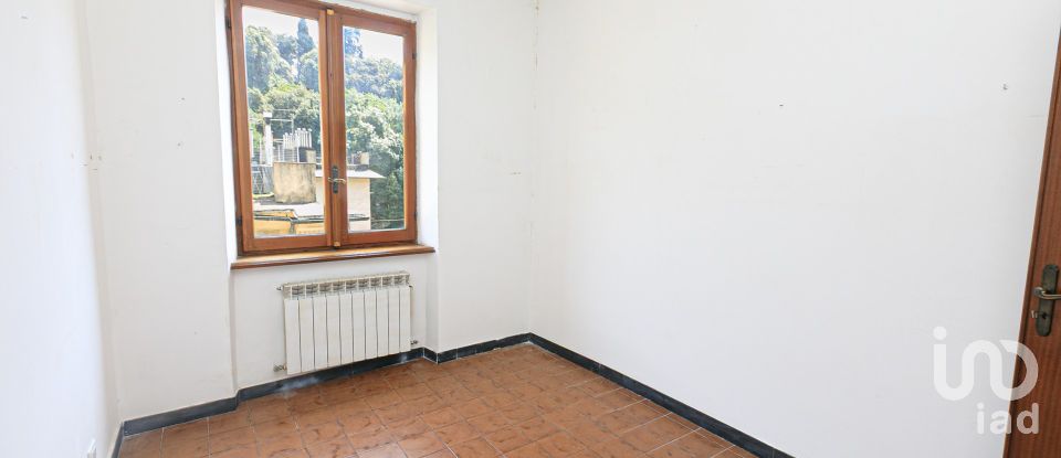 Three-room apartment of 70 m² in Genova (16126)
