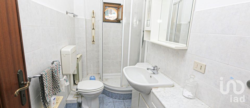 Three-room apartment of 70 m² in Genova (16126)