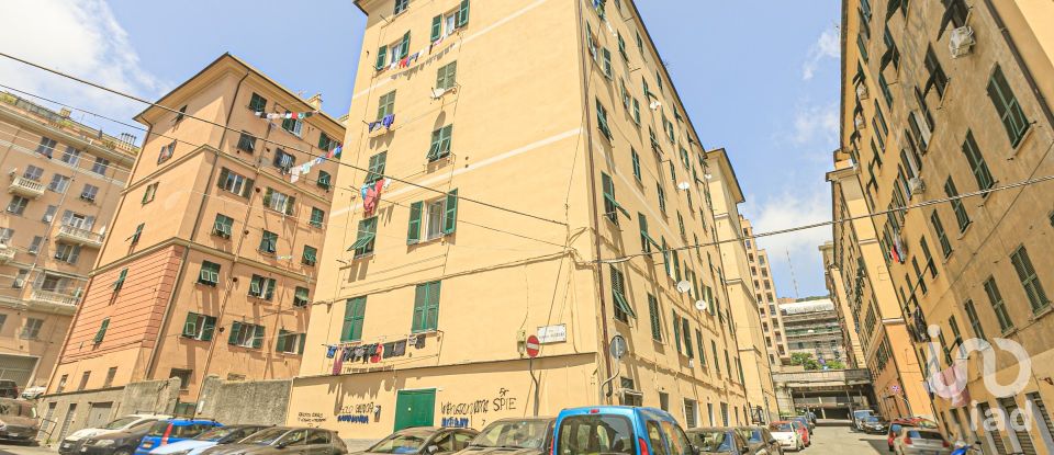 Three-room apartment of 70 m² in Genova (16126)
