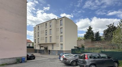 Three-room apartment of 67 m² in Seregno (20831)