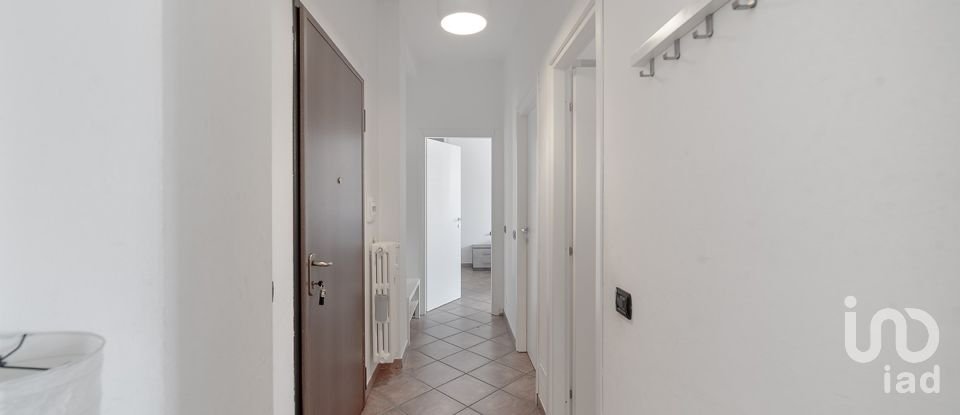 Trilocale di 67 m² a Seregno (20831)