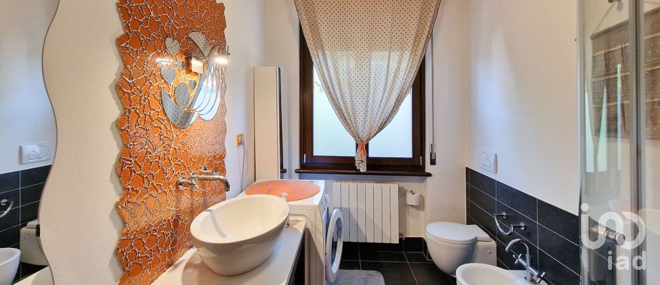 Apartment 5 rooms of 140 m² in Montecosaro (62010)