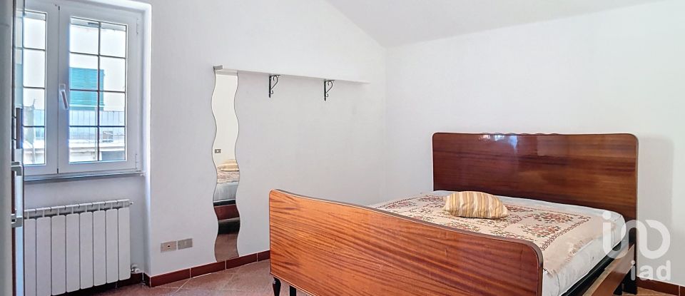 House 6 rooms of 70 m² in Neirone (16040)