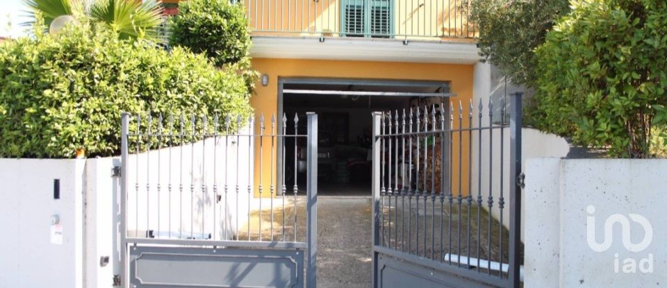 Casale 17 locali di 400 m² in Colonnella (64010)