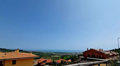 Casale 17 locali di 400 m² in Colonnella (64010)