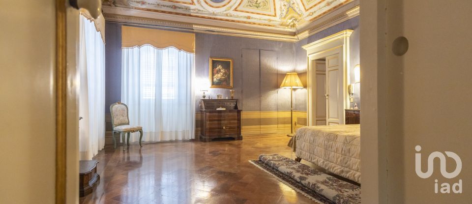 Immobile di prestigio 10 locali di 500 m² a Fermo (63900)