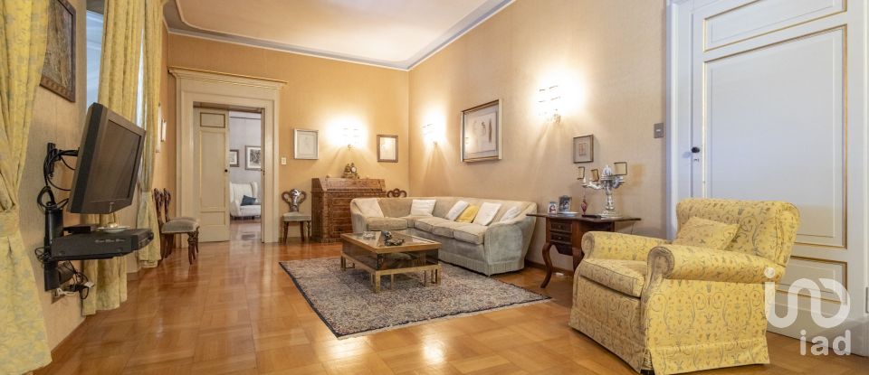 Immobile di prestigio 10 locali di 500 m² a Fermo (63900)