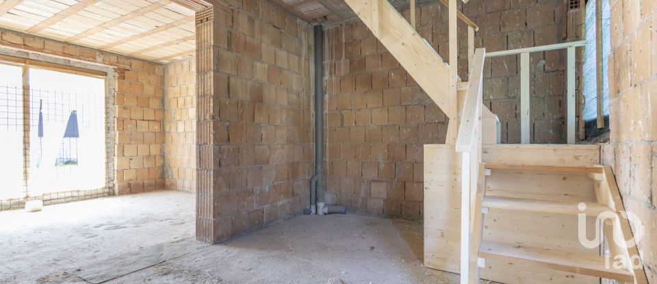 Villa Bifamiliare 9 locali di 120 m² in Osimo (60027)